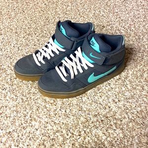 Nike Mogan Mid 2 SE Gray & Teal Strap Sneakers